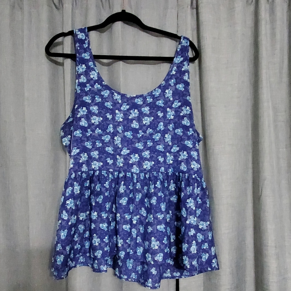 Blue floral top